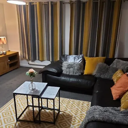 Villa Luxury 4 Bed House In Swindon Esterno foto