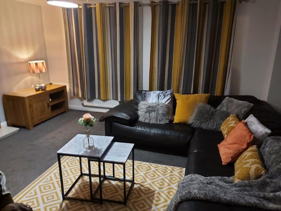 Luxury 4 Bed House In *