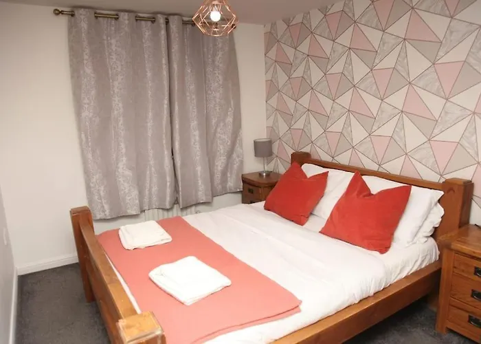 Luxury 4 Bed House In Swindon