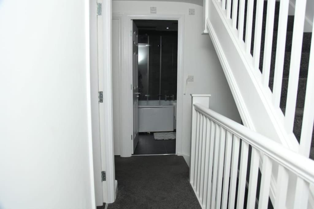 Casa vacanze Luxury 4 Bed House In Swindon